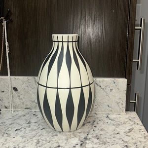 Patterned ceramic vase